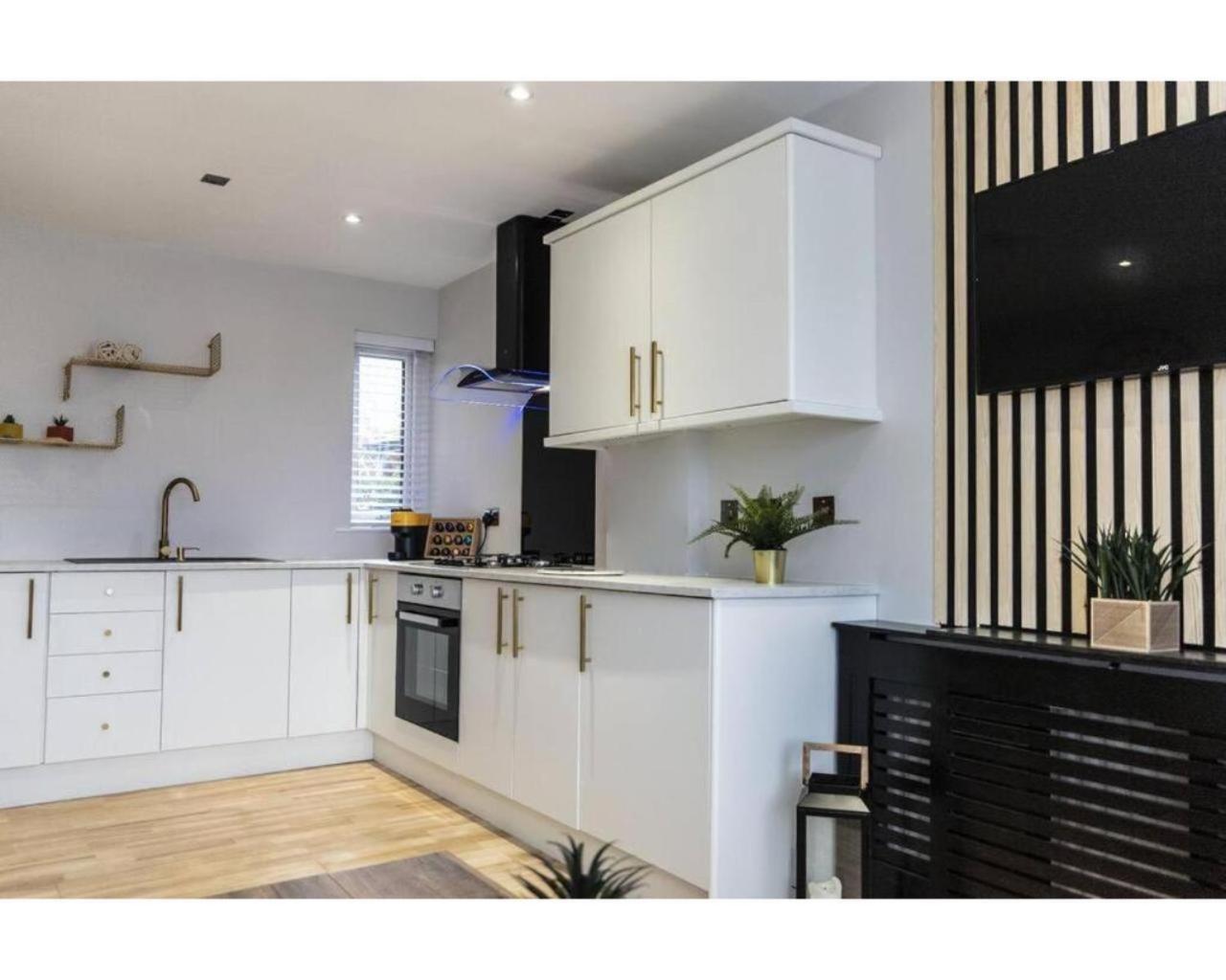Central Belfast Apartments Queen'S Hideaway Екстер'єр фото